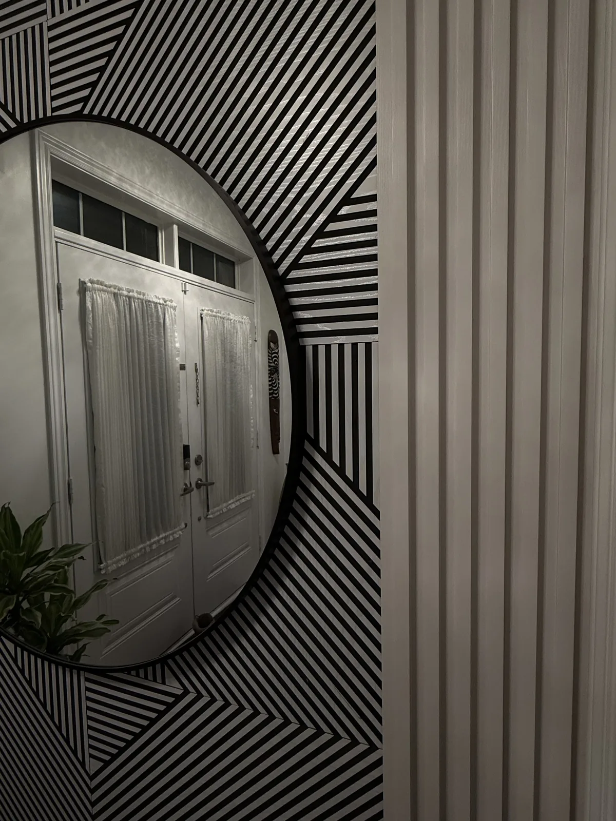 Linear relief feature wall